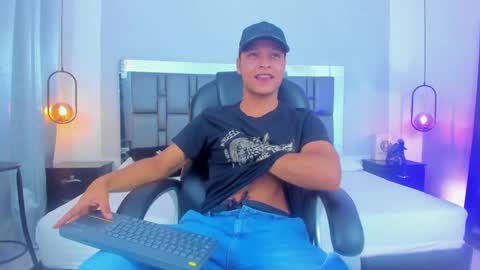 Snapshot of ricky_owens1 chatting on January 4, 9:09 pm Ricky  online show from January 4, 9:09 pm