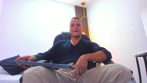 Snapshot of ricky_owens1 chatting on March 4, 8:05 pm Ricky  online show from March 4, 8:05 pm