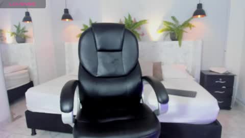 Snapshot of ricky_owens1 chatting on February 21, 10:26 pm Ricky  online show from February 21, 10:26 pm