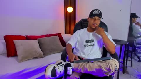 Snapshot of ricky_owens1 chatting on February 22, 8:26 pm Ricky  online show from February 22, 8:26 pm