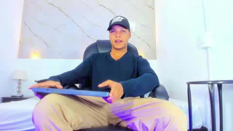 Snapshot of ricky_owens1 chatting on February 7, 9:26 pm Ricky  online show from February 7, 9:26 pm