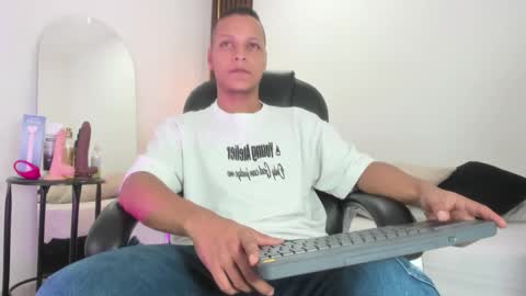 Snapshot of ricky_owens1 chatting on September 11, 12:59 pm Ricky  online show from September 11, 12:59 pm