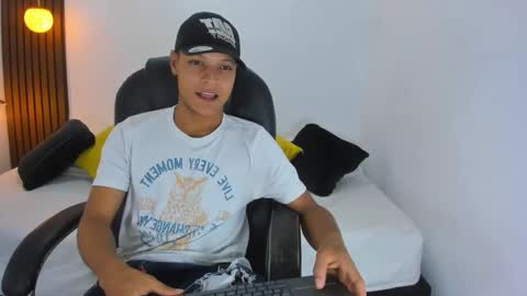 Snapshot of ricky_owens1 chatting on February 11, 8:31 pm Ricky  online show from February 11, 8:31 pm