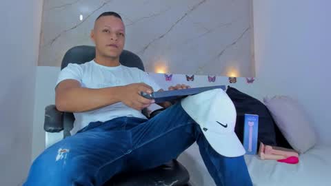 Snapshot of ricky_owens1 chatting on October 22, 2:10 pm Ricky  online show from October 22, 2:10 pm