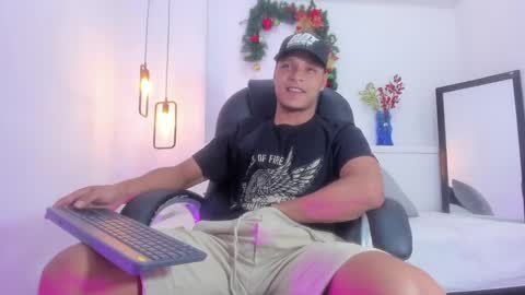 Snapshot of ricky_owens1 chatting on December 20, 9:06 pm Ricky  online show from December 20, 9:06 pm