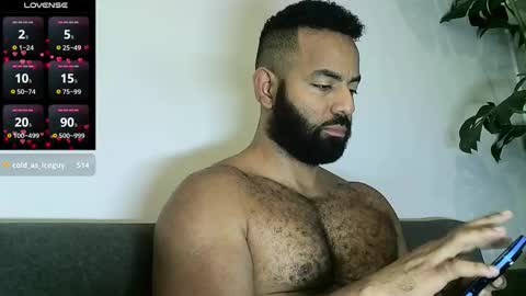 SebasRoa online show from December 5, 7:10 pm