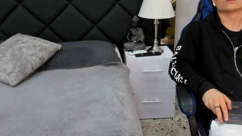 Roan Birkin online show from March 23, 7:20 pm