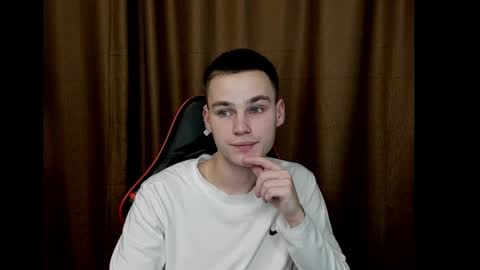 robert10211 online show from December 22, 9:09 pm