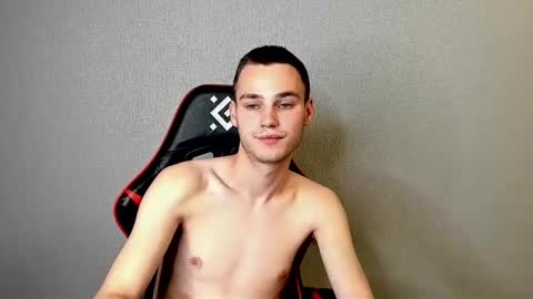 robert10211 online show from November 20, 3:50 am