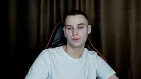 robert10211 online show from February 18, 6:39 pm