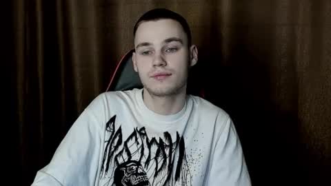 robert10211 online show from January 31, 6:02 am