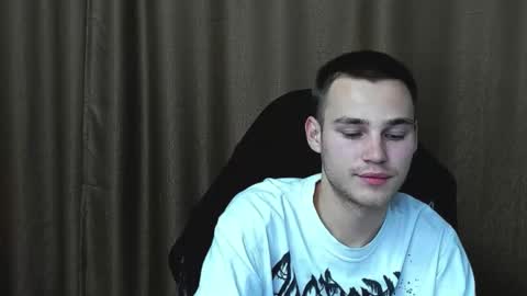 robert10211 online show from September 15, 7:15 pm