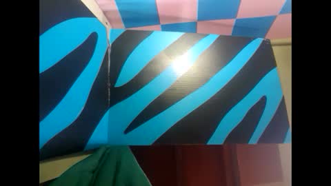 R online show from February 7, 9:26 pm