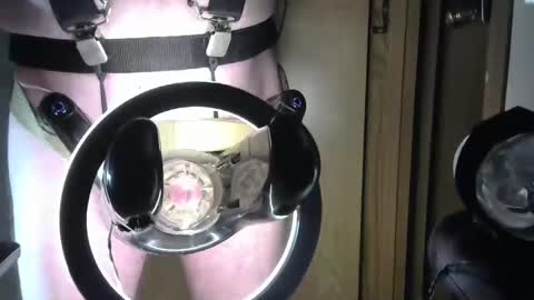 Snapshot of robodickmilker chatting on February 12, 1:09 am Robodickmilker online show from February 12, 1:09 am