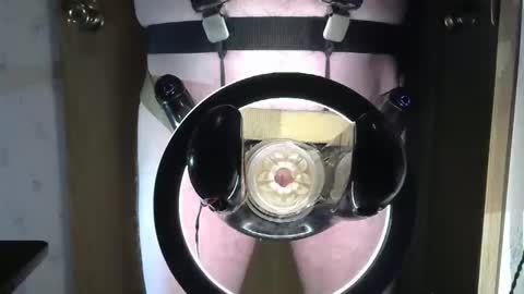 Snapshot of robodickmilker chatting on December 27, 8:13 am Robodickmilker online show from December 27, 8:13 am