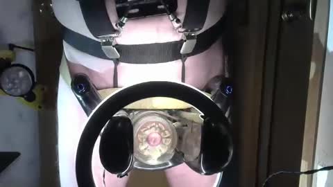 Snapshot of robodickmilker chatting on February 12, 10:48 pm Robodickmilker online show from February 12, 10:48 pm