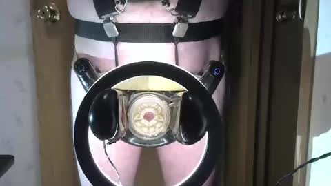 Snapshot of robodickmilker chatting on December 26, 7:38 pm Robodickmilker online show from December 26, 7:38 pm