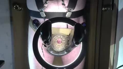 Snapshot of robodickmilker chatting on October 28, 1:52 am Robodickmilker online show from October 28, 1:52 am