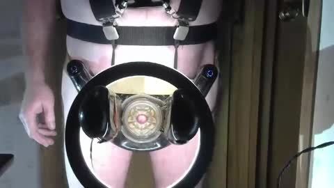 Snapshot of robodickmilker chatting on December 28, 10:34 pm Robodickmilker online show from December 28, 10:34 pm