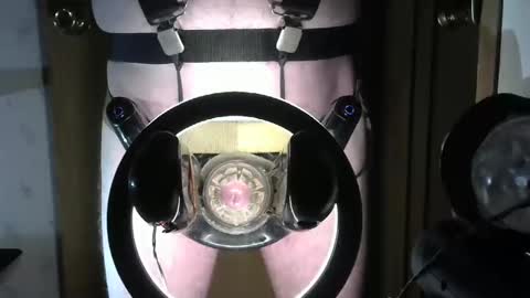 Snapshot of robodickmilker chatting on February 15, 9:17 pm Robodickmilker online show from February 15, 9:17 pm