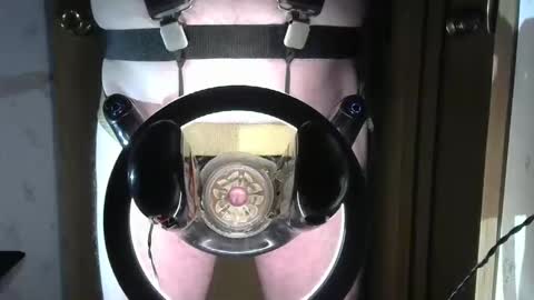 Snapshot of robodickmilker chatting on February 13, 5:11 pm Robodickmilker online show from February 13, 5:11 pm