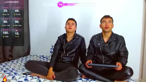 rolos_hot32 online show from December 10, 3:12 pm