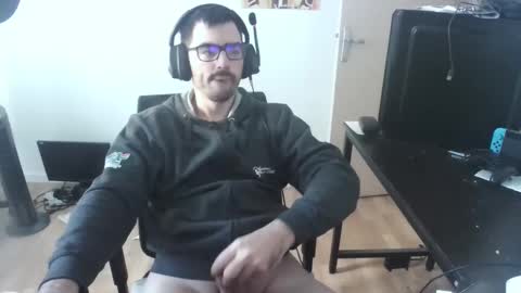 romainb72 online show from December 7, 9:06 am