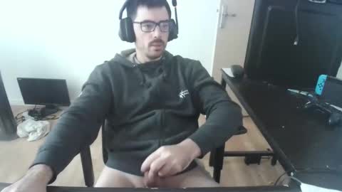 romainb72 online show from December 4, 9:29 am