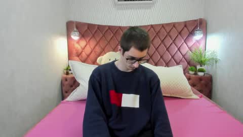 ronbevs online show from April 9, 7:20 pm