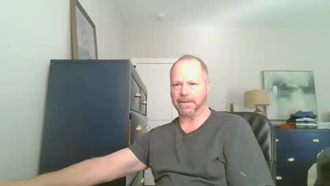 Snapshot of rossd1961 chatting on January 25, 2:25 pm nanook online show from January 25, 2:25 pm