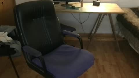 rousshen online show from April 28, 4:11 pm