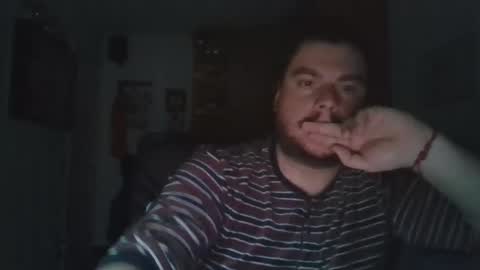 Snapshot of ruben90mr chatting on December 4, 2:31 am ruben90mr online show from December 4, 2:31 am