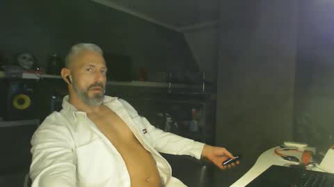 Chico que rico Caliente online show from February 24, 7:08 pm