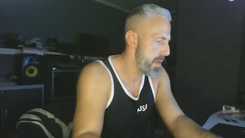 Chico que rico Caliente online show from December 29, 12:41 am