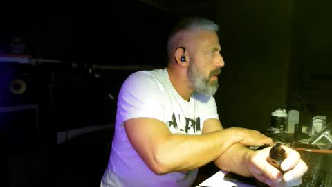 Chico que rico Caliente online show from January 15, 11:51 pm