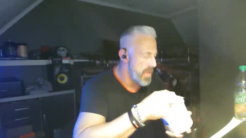 Chico que rico Caliente online show from October 16, 11:35 pm