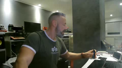 Chico que rico Caliente online show from February 10, 12:50 pm