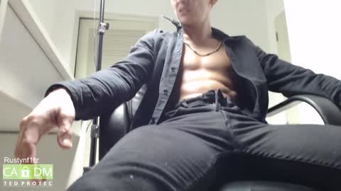 MillionDollarGuy online show from December 3, 1:43 pm