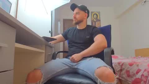 Ryanstone  online show from June 3, 4:36 am