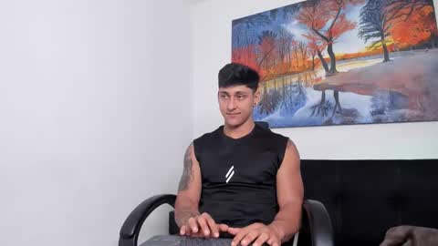 ryanwhite3 online show from December 4, 10:28 pm