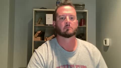 Snapshot of sacredroses chatting on October 15, 3:14 am sacredroses online show from October 15, 3:14 am