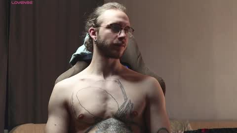 Adam online show from December 11, 4:48 pm