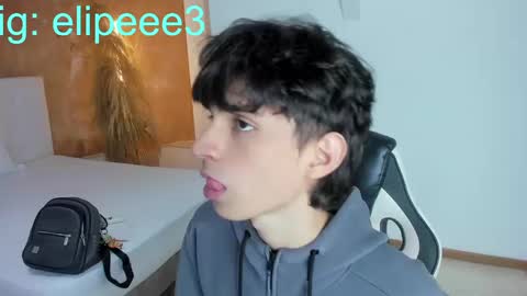 salvatore  online show from February 25, 11:17 pm