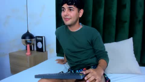 Samir online show from December 17, 3:49 pm