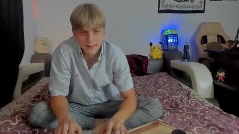 Sam online show from September 18, 12:40 pm