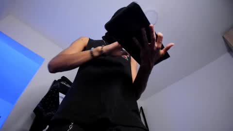   online show from October 14, 6:09 am