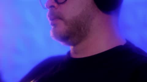 Sanders online show from December 1, 1:52 am