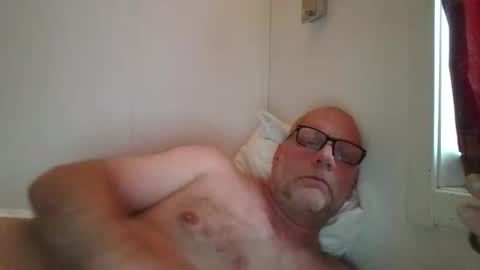 sandnesrune523 online show from February 9, 9:03 am