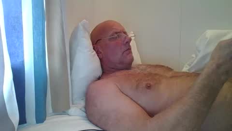 sandnesrune523 online show from October 13, 11:16 am