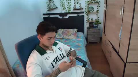 santi_ss online show from July 27, 4:58 pm